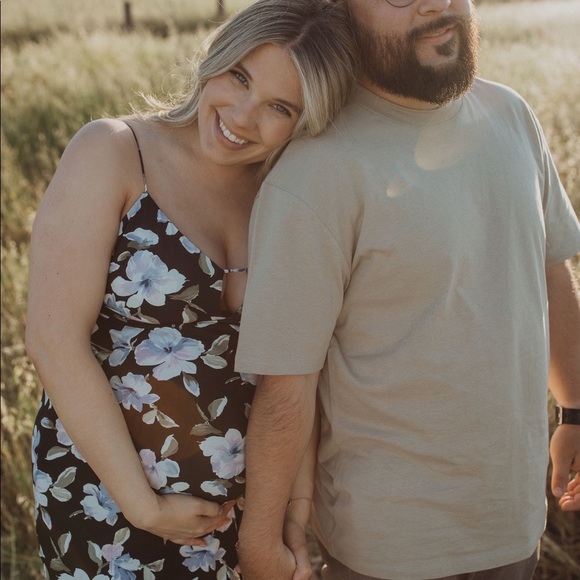 Meet your Posher, Lauren - Picture 2 of 9